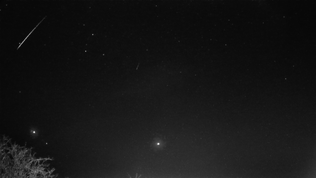 Meteor_20221126_045330.jpg