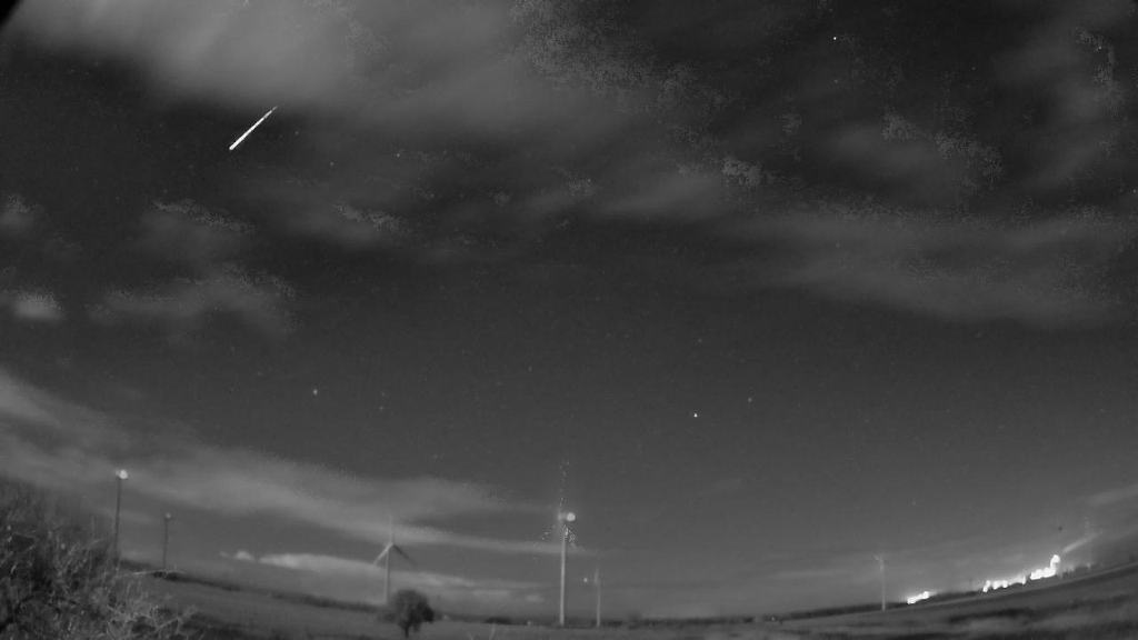 Meteor_20221207_011405.jpg