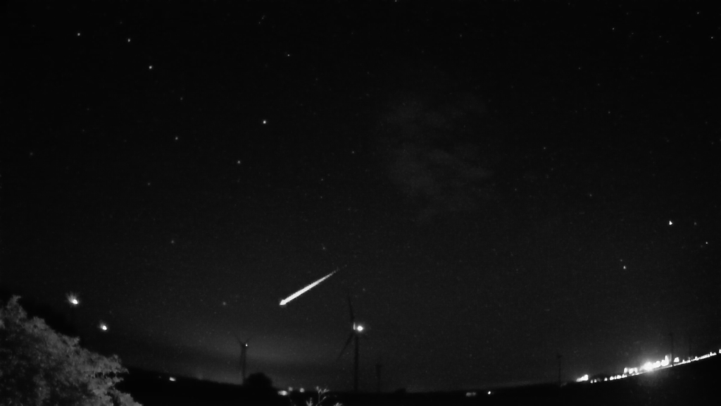 Meteor_20230815_235259.jpg